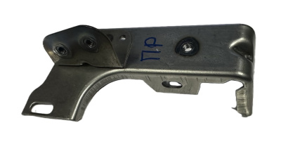 Кронштейн надставки облицовки Уаз Патриот правый в сборе