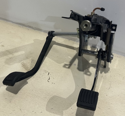 Блок (кронштейн) сцепления с педалями Уаз 452, 3741