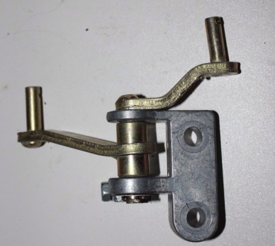 Механизм (кронштейн промежуточных рычагов) раздатки Уаз 452, 3741 курица малая