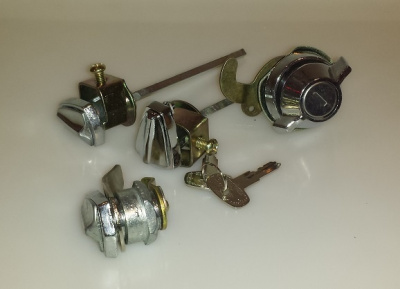 Замки дверей (Личинки) Волга 3102, 2401, 24 в сборе