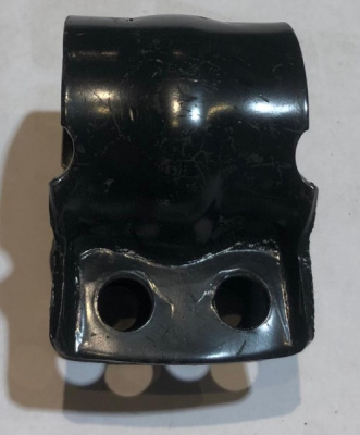 Скоба (обойма) подушки штанги переднего стабилизатора Волга все модели