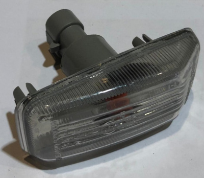 Повторитель поворотов на крыле Уаз Патриот с 2008 г.