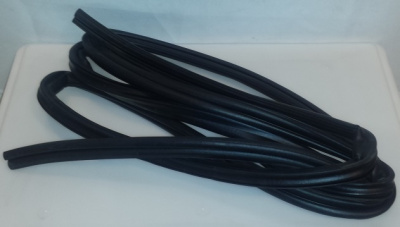 Уплотнитель крышки багажника Волга 2410, 24 под вклейку