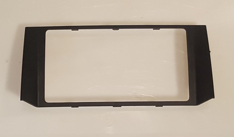Рамка (облицовка) панели приборов Уаз Патриот верхняя с 2016 года с фиксаторами, 3163-90-5325180-00 за 3 000 руб.