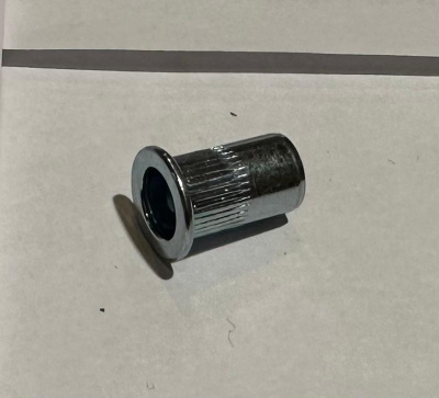 Гайка (закладная) облицовки подножки Уаз Патриот