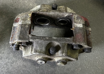 Суппорт передний правый Волга 3102 R-14, Москвич 412