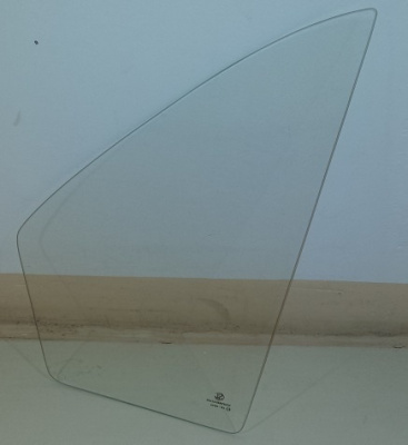 Стекло передней левой двери неподвижное Газель, Соболь (форточка)