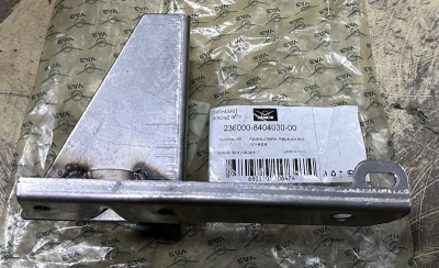 Кронштейн брызговика и переднего локера Уаз Профи правый