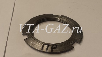 Гайка подшипника вала ведомой шестерни Уаз редукторного моста правая