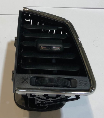 Дефлектор (обдув) Уаз Патриот, Профи центральный правый хром