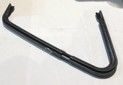 Уплотнитель поворотного стекла (форточки) левый Уаз 469, 452