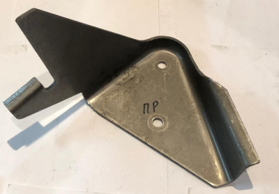 Кронштейн амортизатора передний правый Уаз Патриот