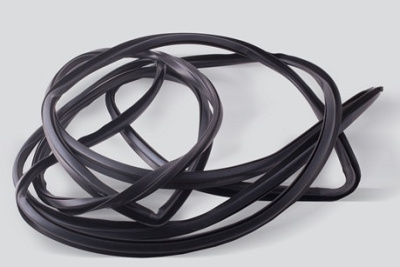 Уплотнитель лобового стекла Уаз Патриот с 2014