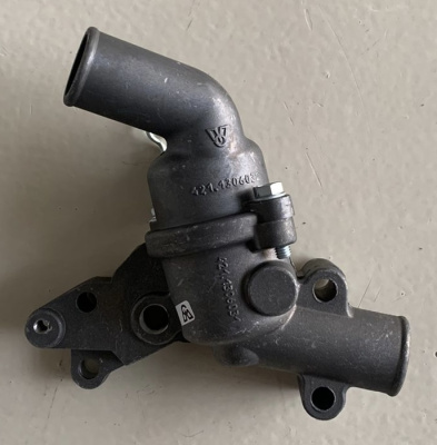 Корпус термостата УАЗ дв. 421 (карбюратор) в сборе