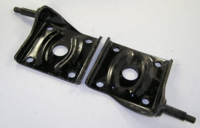 Кронштейн заднего амортизатора+стремянок рессор Волга все модели комплект