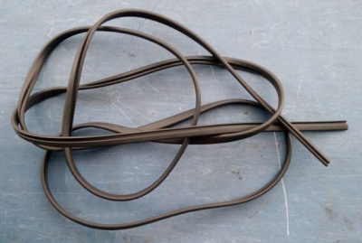 Уплотнитель желоба водостока (кант) Соболь, Газель, Баргузин (Водосток крыши из 3-х штук)