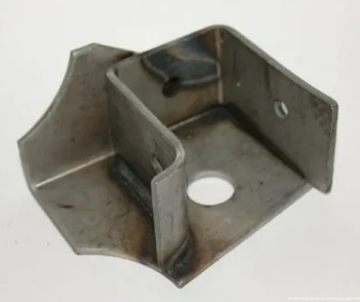 Кронштейн поперечной тяги (панара) УАЗ Хантер нижний (на мосту)