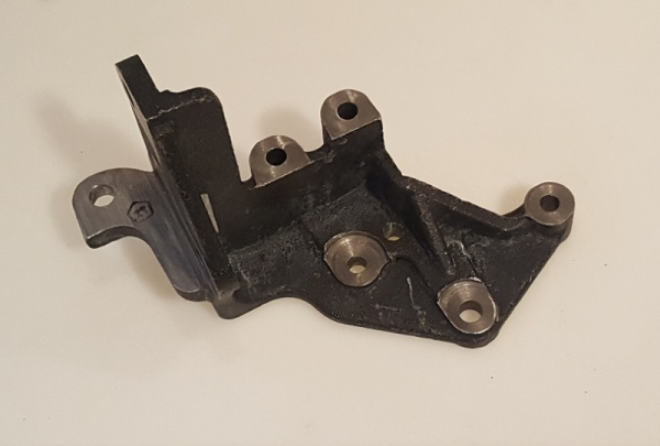 Кронштейн генератора и компрессора кондиционера (SD7) дв. А275